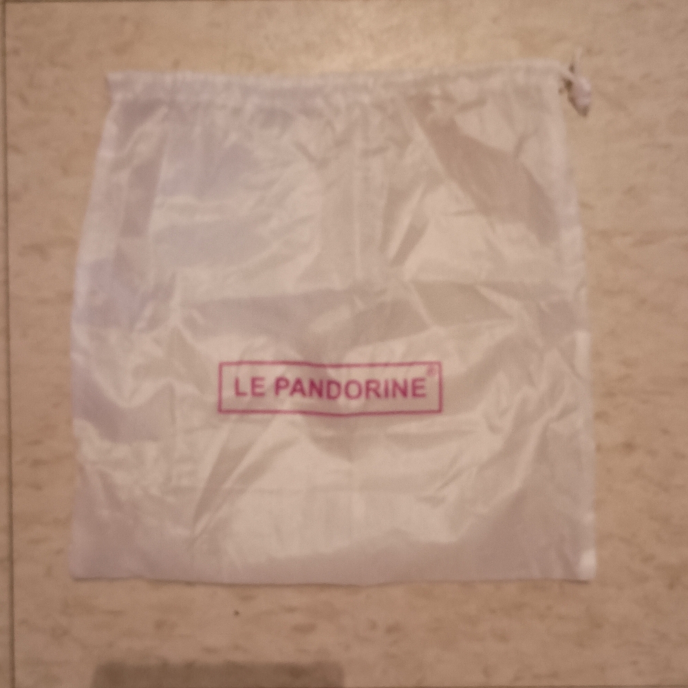 3/$10 🌟 Le Pandorine White Dust Bag